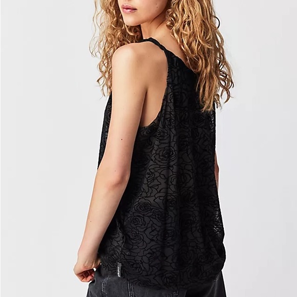 Poison Rose Twisted Top - Picture 2 of 2